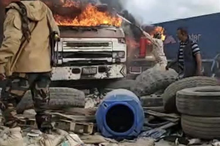 مدير شرطة المنطقة الحرة ينفي صحة ما أُشيع عن اندلاع حريق في ميناء عدن