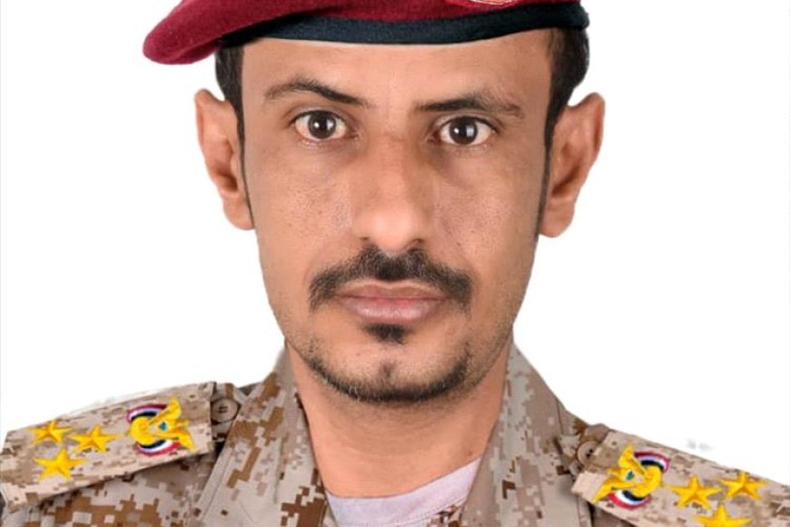 قائد اللواء (185) أحمد منصور المرقشي يدين اقتحام صحيفة عدن الغد ويعلن تضامنه مع الصحفيين ماهر البرشاء وناصر الزيدي