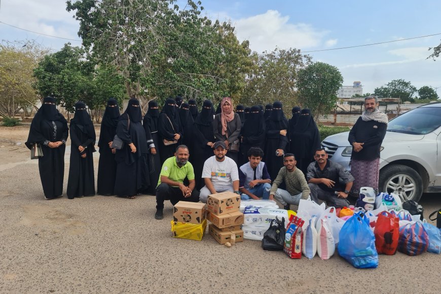 لتعزيز قيم التكافل الاجتماعي.. طلاب كلية التربية عدن يزورون دار المسنين 