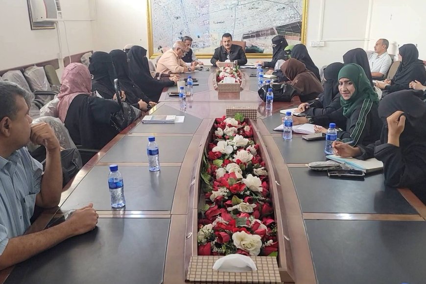 مدير عام المنصورة يناقش الإشكاليات التي تعيق سير العملية التعليمية بالمديرية