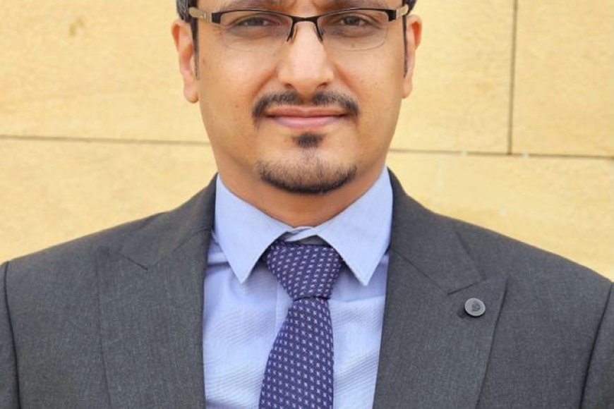  السيرة الذاتية لمطيع دماج وزير الثقافة والسياحة 