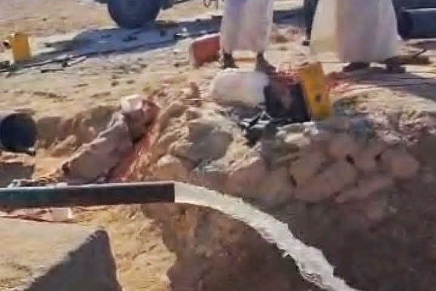 إعادة تشغيل آبار المياه في مرتفع ضحيه ومقدة بمديرية حات بالمهرة إعادة تشغيل آبار المياه في مرتفع ضحيه ومقدة بمديرية حات بالمهرة