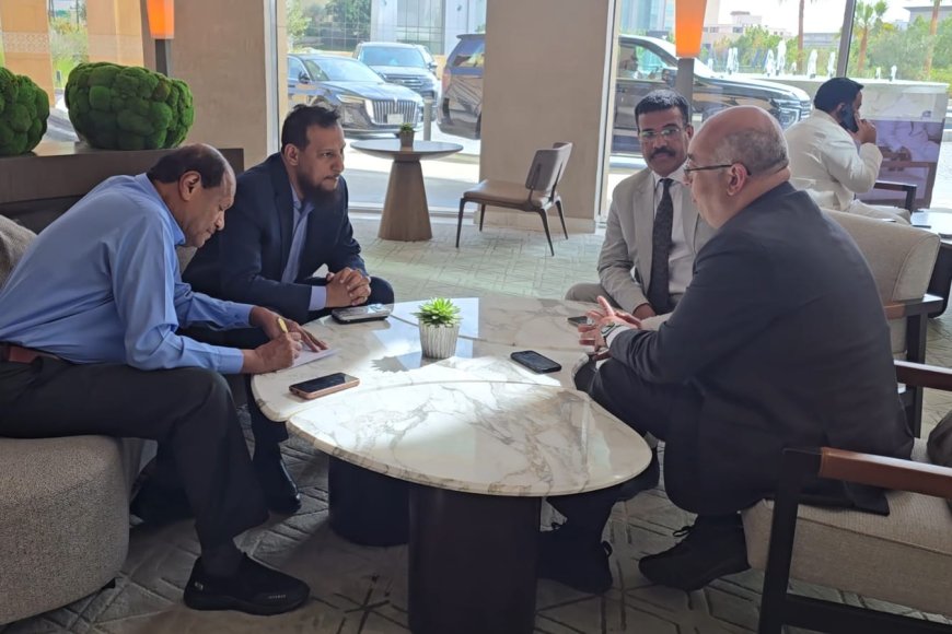 محافظ عدن يبحث مع الممثل الإقليمي لليونسكو آفاق التعاون والشراكة لدعم قطاعي التعليم والثقافة