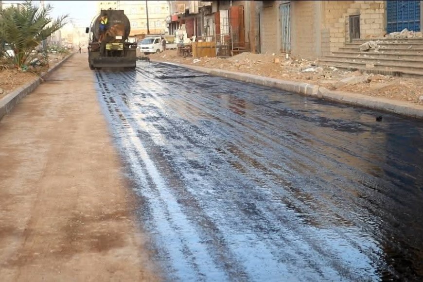 انطلاق رش مادة (MC) تمهيداً لسفلتة طريق التقنية – إنماء بالمنصورة لإنهاء معاناة المواطنين