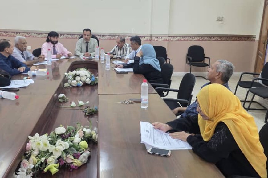 مجلس كلية العلوم الإدارية بعدن يناقش جملة من القضايا الأكاديمية والإدارية والطلابية