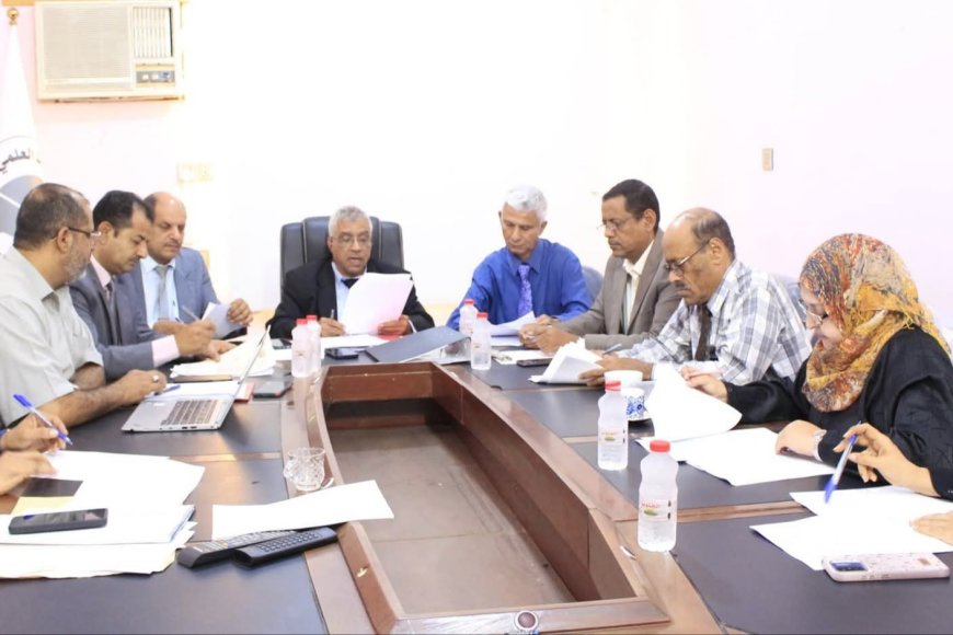 اللجنة التنفيذية للتصنيف الوطني للجامعات اليمنية تناقش تقارير النزول الميداني على الجامعات 