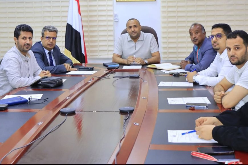 وزارة الصناعة والتجارة تدشّن مشروعًا وطنيًا لتعزيز قدرات منشآت العسل اليمني وتهيئته للمنافسة الدولية