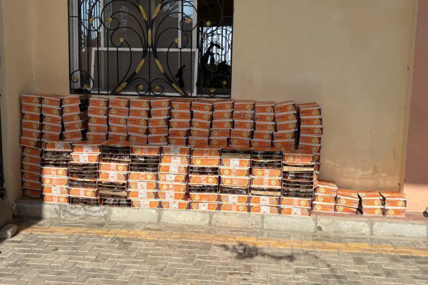 عدن.. تدشين مشروع تمرة إفطار برعاية الفريق أول ركن طارق صالح عدن.. تدشين مشروع تمرة إفطار برعاية الفريق أول ركن طارق صالح