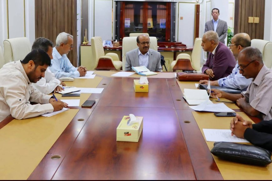 وزير النفط والمعادن يطّلع على نشاط مكتب المستشارين وخططه الاستراتيجية