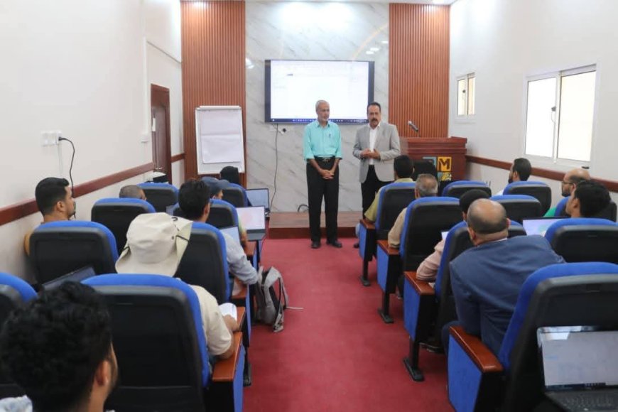 الوزير العقربي يدشن دورة متخصصة في “ArcGIS Pro” بعدن لتعزيز كفاءة صيانة الطرق وإدارة الأصول الوزير العقربي يدشن دورة متخصصة في “ArcGIS Pro” بعدن لتعزيز كفاءة صيانة الطرق وإدارة الأصول