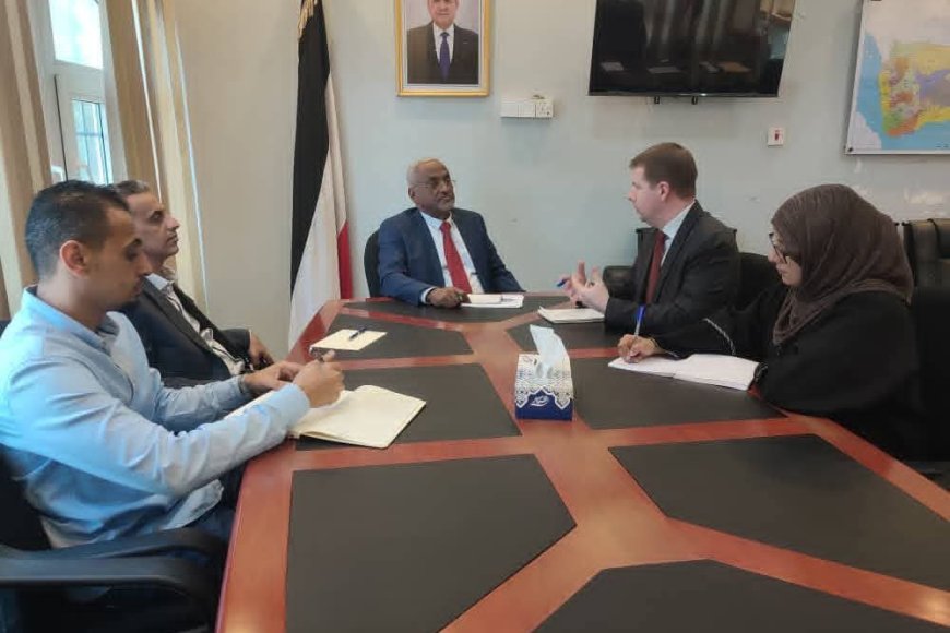 وزير الإدارة المحلية يبحث مع مدير مكتب المبعوث الأممي برامج دعم الأمن والسلام وزير الإدارة المحلية يبحث مع مدير مكتب المبعوث الأممي برامج دعم الأمن والسلام
