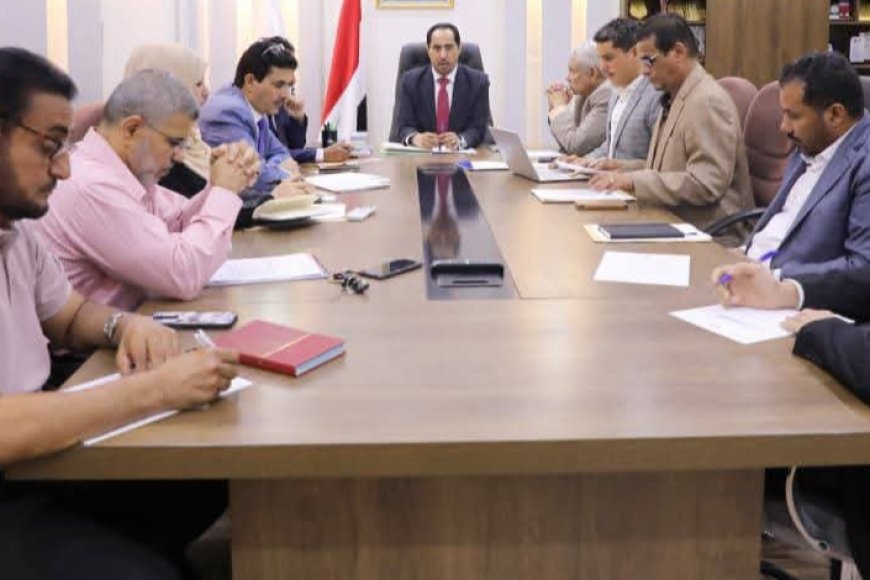 الوزير البكري يعقد اجتماعًا استثنائيًا مع وكلاء القطاعات العامة في وزارة الشباب والرياضة