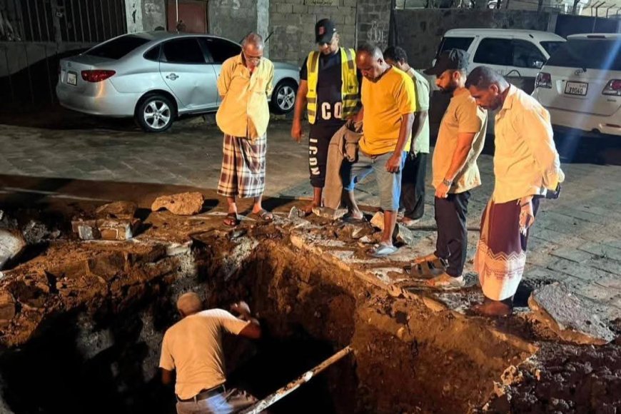 استبدال خط مياه رئيسي مغذٍ لأحياء القطيع وصيرة والمعاشيق بمديرية صيرة بعدن