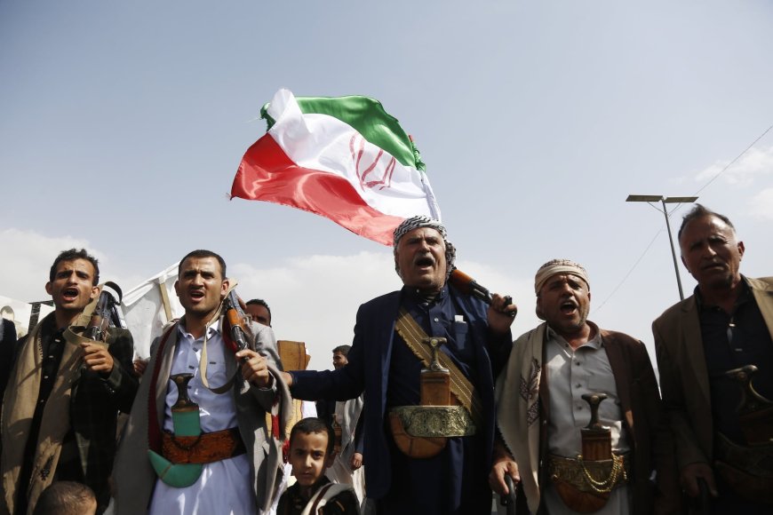 عبدالملك الحوثي يعلن التضامن مع إيران قائلاً : " سنتحرك في مختلف الأنشطة".. تفاصيل