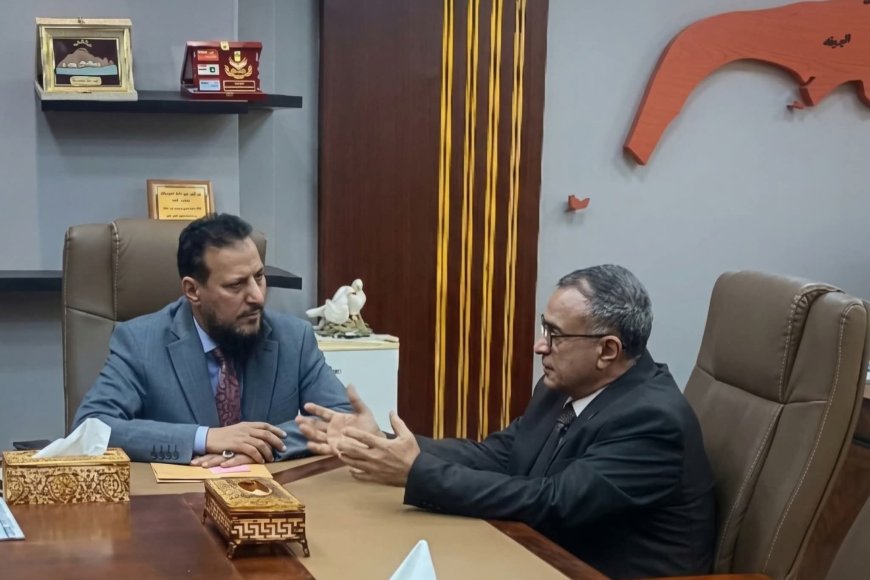 المحافظ شيخ يقدم دعما للمتعاقدين والأنشطة الطلابية وجامعة عدن تثمن جهود ودعم قيادة السلطة المحلية 