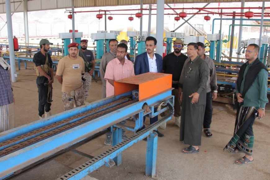 لجنة مراجعة تموين وتوزيع الغاز بساحل حضرموت تستعرض نتائج أعمالها وترصد عدداً من التجاوزات في ملف الغاز