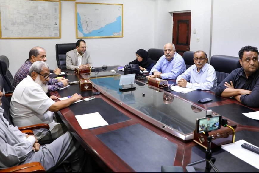 اجتماع برئاسة وزير الكهرباء لمتابعة تصريف طاقة بترومسيلة والطاقة الشمسية ومعالجة التحديات الفنية في المنظومة الكهربائية 