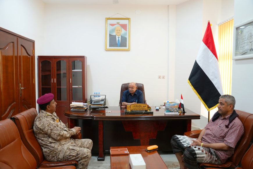عضو مجلس القيادة محافظ حضرموت يناقش مستجدات الأوضاع العسكرية والأمنية بالمحافظة