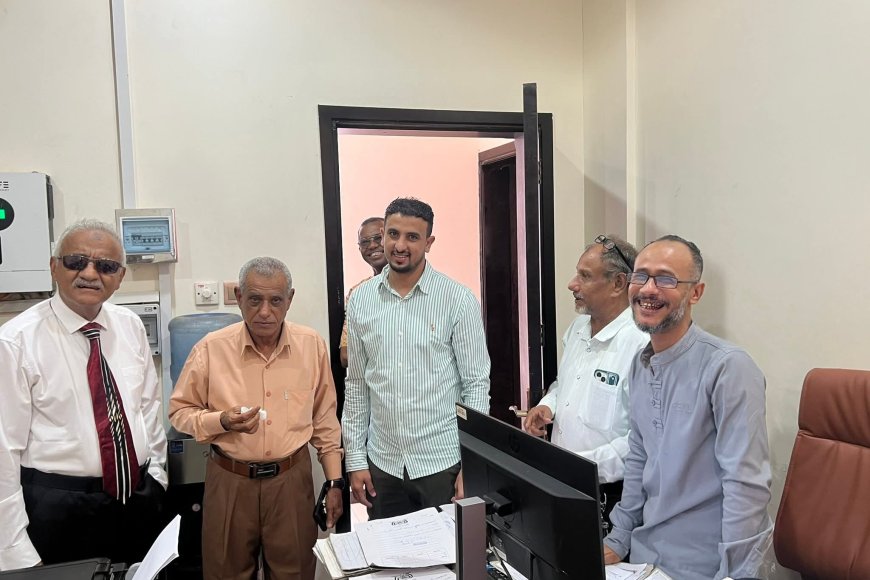 بتوجيهات وزير الدولة محافظ العاصمة عدن..الوكيل محمد سعيد سالم يتفقد سير العمل في المكاتب التنفيذية لمديرية الشيخ عثمان خلال أول أيام الدوام 