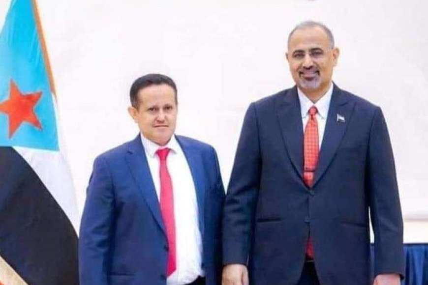 أمين عام أمانة رئاسة الانتقالي يكشف تناقض شعارات (الحوار الجنوبي) بعد استهداف منزل الزبيدي وبعض القيادات أمين عام أمانة رئاسة الانتقالي يكشف تناقض شعارات (الحوار الجنوبي) بعد استهداف منزل الزبيدي وبعض القيادات