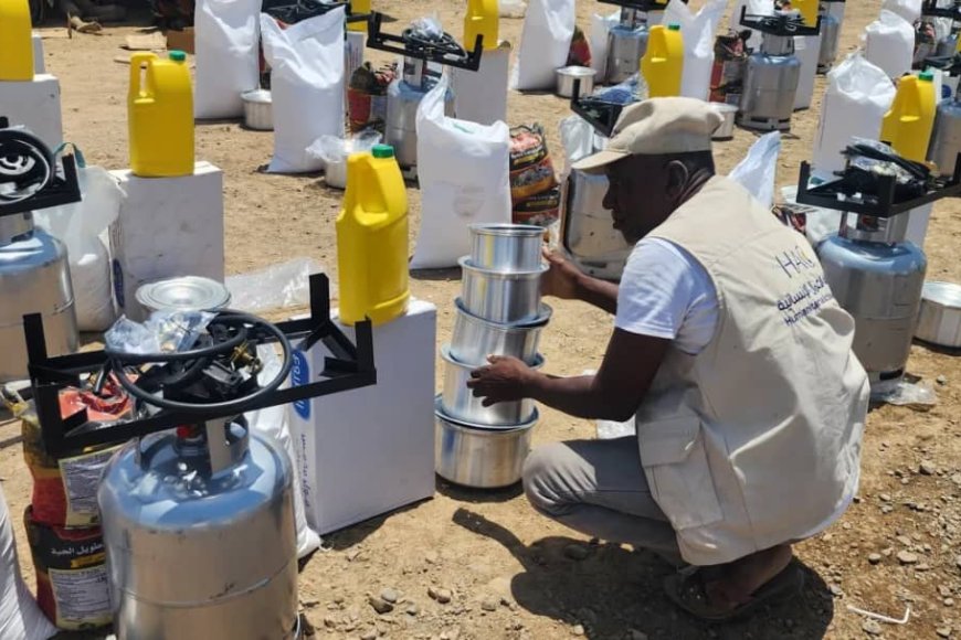 تعز ..الخلية الإنسانية تسيّر قافلة إغاثية لمنكوبي السيول في الزهاري والمشالحة