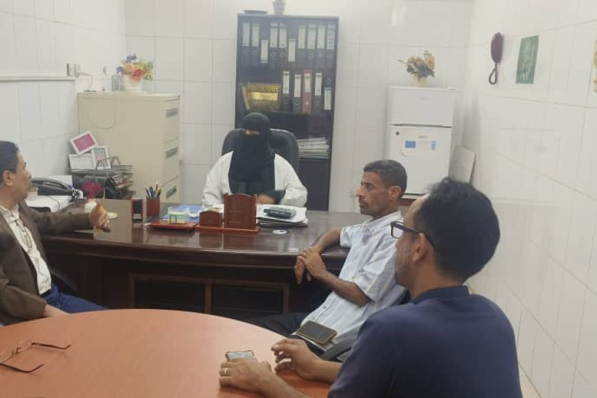 الأمين العام لمحلي خورمكسر ينفذ نزولًا ميدانيًا إلى المجمع الصحي ويؤكد على تحسين الخدمات الطبية