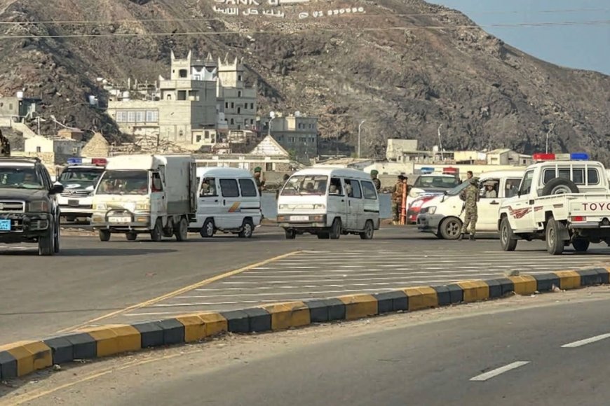 عاجل.. إغلاق كامل لمداخل المعلا والتواهي وسط طوق أمني عاجل.. إغلاق كامل لمداخل المعلا والتواهي وسط طوق أمني