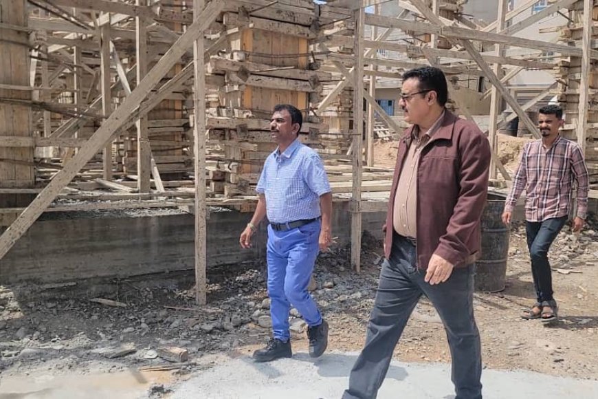 مدير عام المنصورة يتفقد الأعمال الإنشائية بمشروع بناء مدرسة الفقيد قاسم الحوثري في بلوك ( 12 ) مدير عام المنصورة يتفقد الأعمال الإنشائية بمشروع بناء مدرسة الفقيد قاسم الحوثري في بلوك ( 12 )