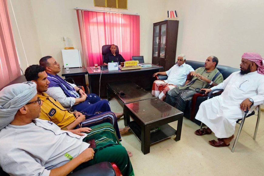 مدير عام ساه يلتقي مدير مكتب حماية البيئة بالمديريات الشرقية لمناقشة أوضاع المنشآت والرقابة الصناعية مدير عام ساه يلتقي مدير مكتب حماية البيئة بالمديريات الشرقية لمناقشة أوضاع المنشآت والرقابة الصناعية