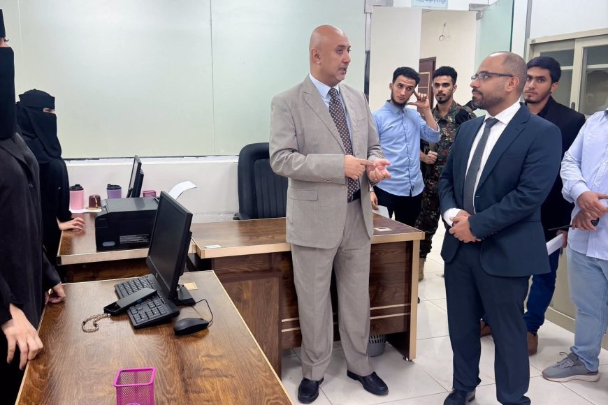 وزير الاتصالات يطلع على مستوى أداء المؤسسة العامة للاتصالات السلكية واللاسلكية بعدن