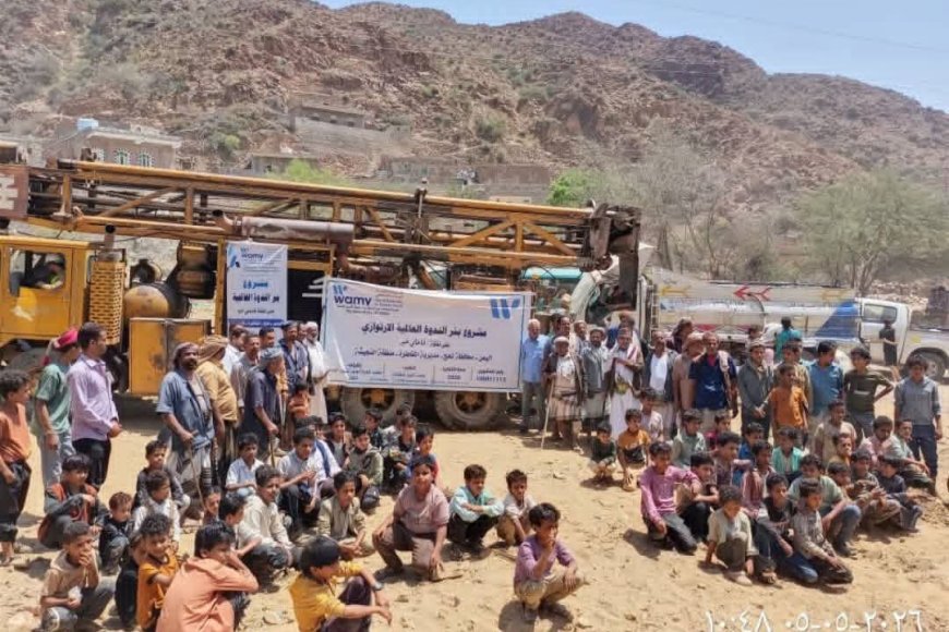 مدير عام المقاطرة يدشن مشروع حفر بئر إرتوازي في المحلة عزلة النجيشة 