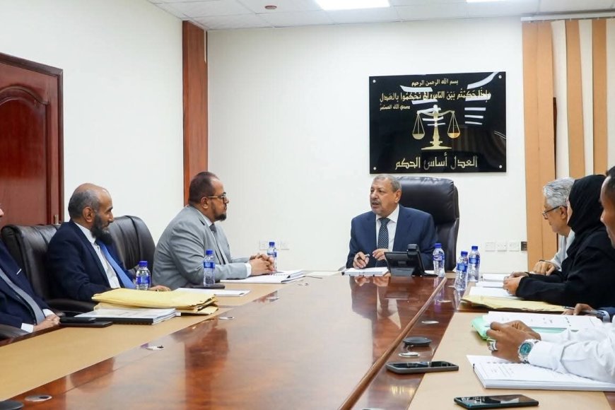 مجلس القضاء الأعلى يشيد بتقارير الأداء للمجلس والمحكمة العليا ويتخذ الإجراءات القانونية بحق عدد من القضاة مجلس القضاء الأعلى يشيد بتقارير الأداء للمجلس والمحكمة العليا ويتخذ الإجراءات القانونية بحق عدد من القضاة