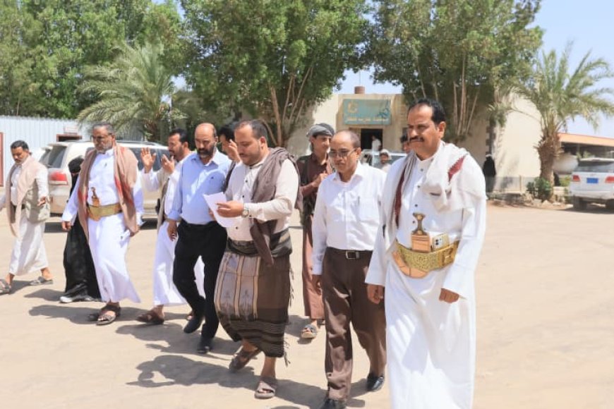 مأرب: وكيلا المحافظة الباكري والمعوضي يتفقدان مستوى الانضباط الوظيفي ويدشنان برنامج لجان التفتيش للخدمة المدنية 