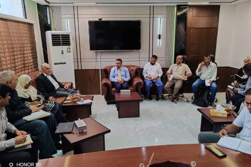 الوليدي يترأس اجتماعاً صحياً موسعاً مع شركاء القطاع الصحي ويبحث مع منظمة الصحة العالمية تعزيز التحصين والترصد الوبائي الوليدي يترأس اجتماعاً صحياً موسعاً مع شركاء القطاع الصحي ويبحث مع منظمة الصحة العالمية تعزيز التحصين والترصد الوبائي