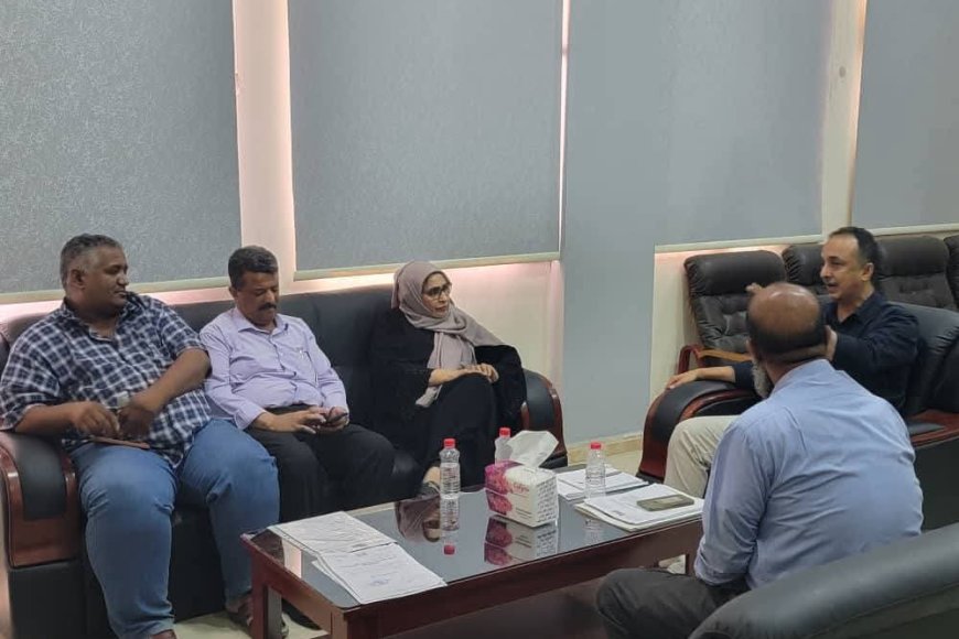 الوكيل المساعد لوزارة الصحة تطلع على سير العمل بمكتب الصحة بعدن وتؤكد تعزيز الشراكة للارتقاء بجودة الخدمات الصحية