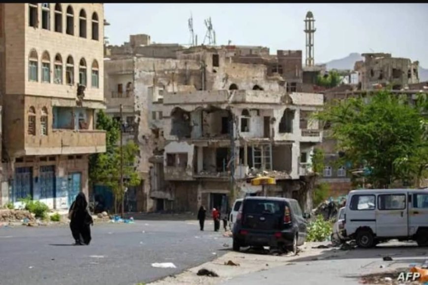 بيوت بلا أبواب.. كيف تحولت منازل النازحين في تعز إلى جبهة حرب مفتوحة على حقوق الإنسان؟