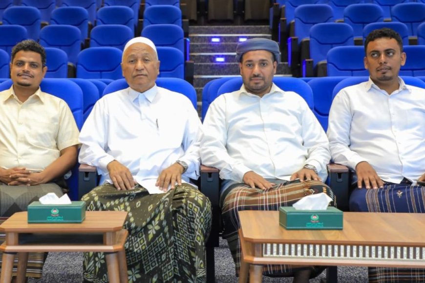 الشيخ العكبري يزور مجموعة المحضار ويشيد بإسهاماتها التنموية والتعليمية