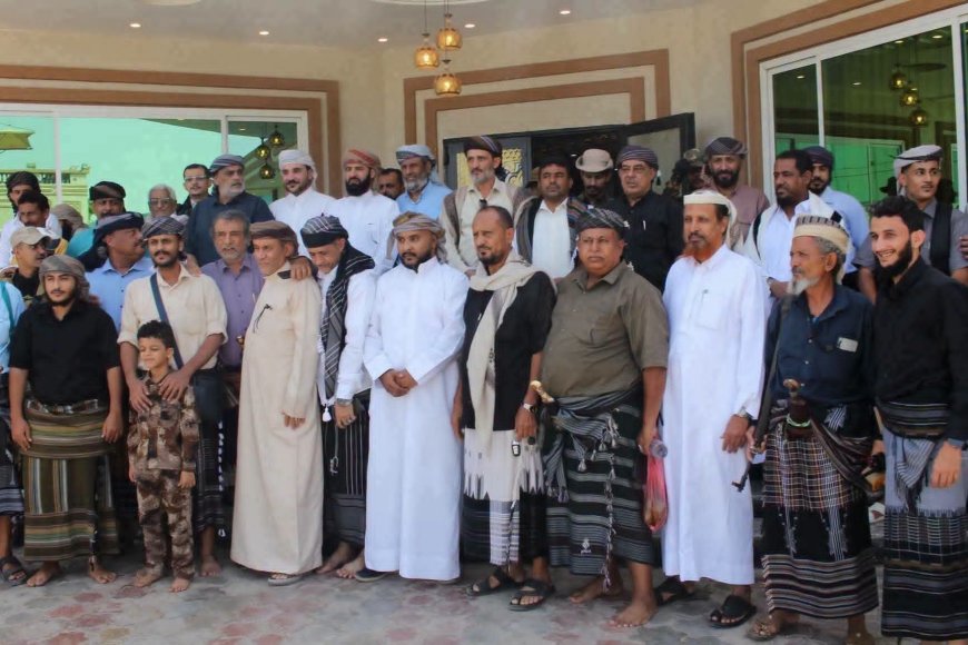 محافظ أبين يلتقي سلاطين ومشايخ ووجهاء يافع ويؤكد على تعزيز التلاحم الوطني وتوحيد الصفوف