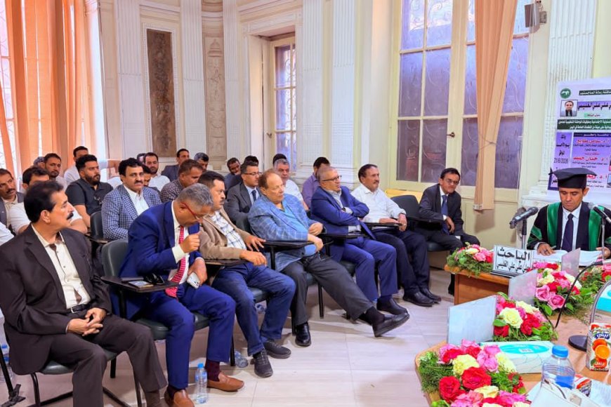 القاهرة: الباحث علي الغليسي ينال درجة الماجستير بامتياز في الدراسات الإعلامية القاهرة: الباحث علي الغليسي ينال درجة الماجستير بامتياز في الدراسات الإعلامية