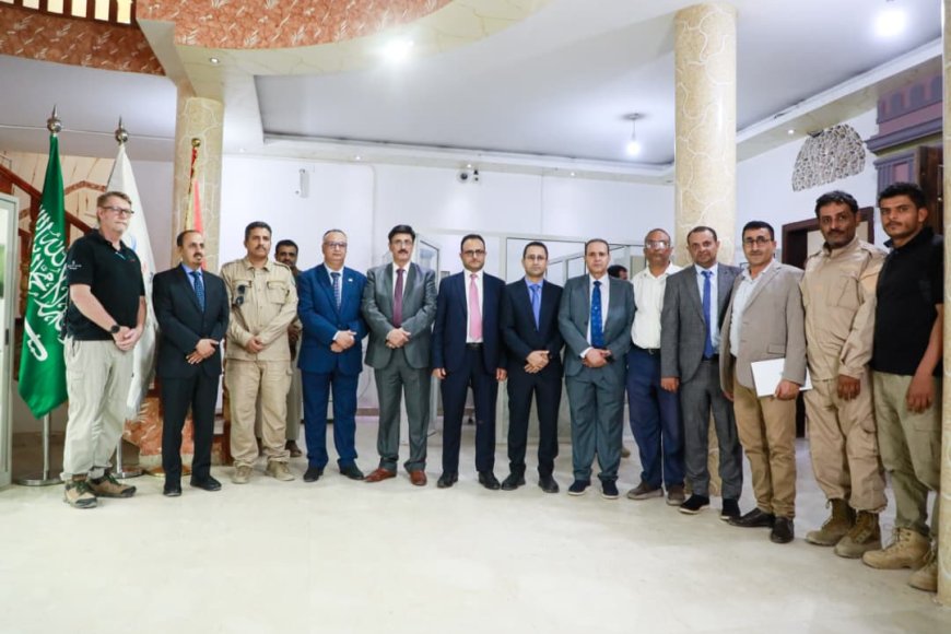 مأرب ... وزير الإعلام يطّلع على إنجازات «مسام» ويجدد دعم الحكومة لجهود نزع الألغام