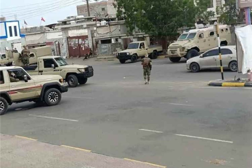 عاجل.. تفاصيل إطلاق نار داخل قاعة اجتماع أثناء تواجد محافظ أبين مختار الرباش
