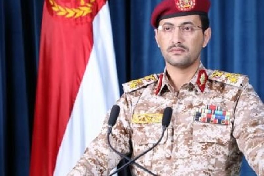 أول تعليق حوثي على استهداف مطار صنعاء بغارات جوية