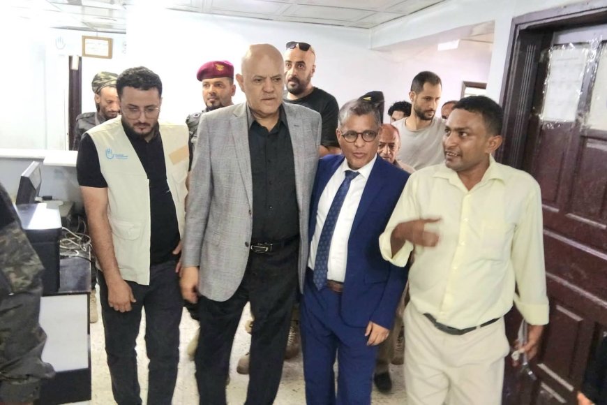 محافظ تعز يتفقد مركز الأطراف الصناعية وإعادة التأهيل ويشيد بخدماته العلاجية والإنسانية