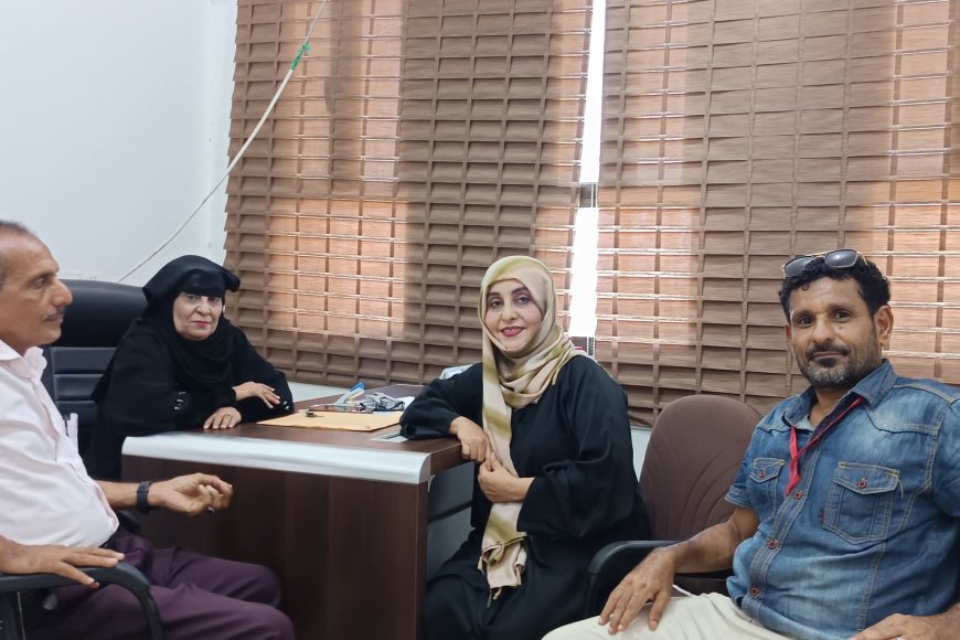 المديرة العامة لمكتب الثقافة بعدن تطلع على سير العمل في مكتب الثقافة بمديرية خورمكسر 
