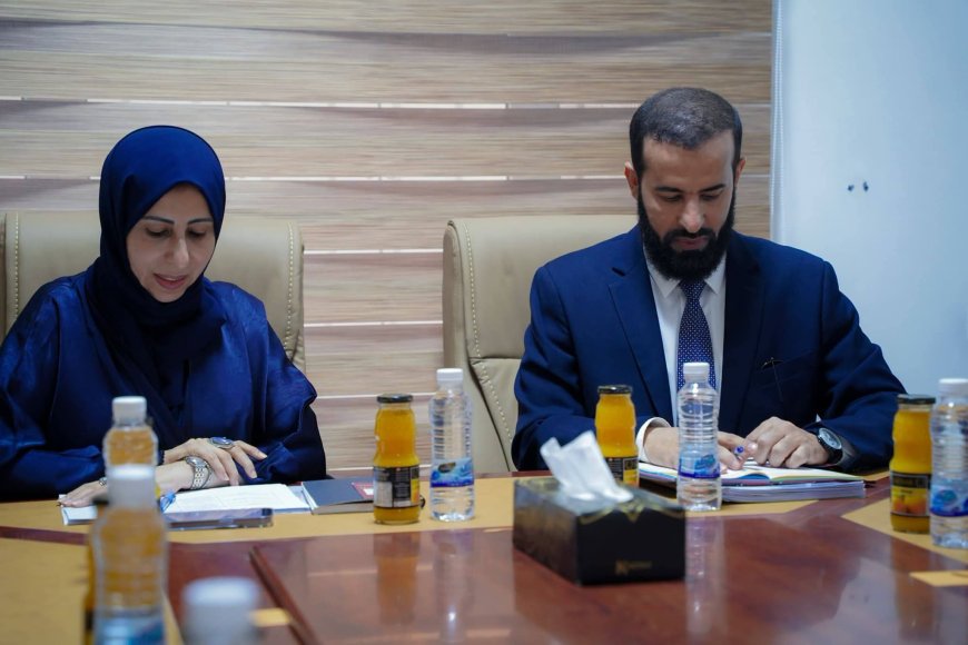 وزيرة التخطيط والتعاون الدولي ومحافظ أبين يناقشان أولويات إعادة ترتيب المشاريع التنموية بالمحافظة. وزيرة التخطيط والتعاون الدولي ومحافظ أبين يناقشان أولويات إعادة ترتيب المشاريع التنموية بالمحافظة.