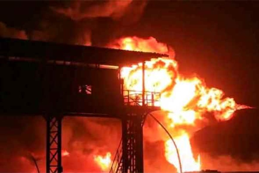تطور خطير.. مصدريؤكد ميناء الحديدة لم يتعرض للقصف ويكشف بالتفاصيل أماكن القصف الجوي