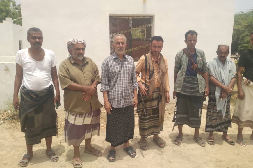 رئيس مجلس إدارة النخيل بمعية عدد من رجال الأعمال في زيارة تفقدية لمدينة النخيل بمنطقة العلم بساحل أبين 
