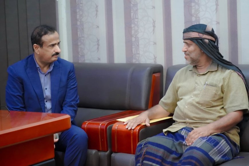 المحافظ بن الوزير يؤكد مواصلة دعم الأولويات الخدمية والتنموية لمديرية عرماء