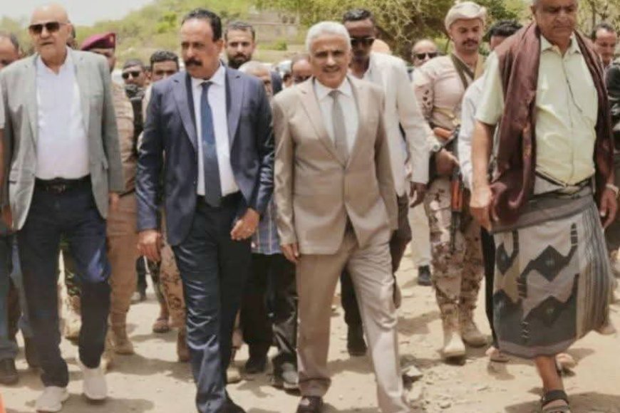 وزير الأشغال ومحافظ تعز يدشنان مشروع صيانة وإعادة تأهيل طريق النشمة – حوبان قدس