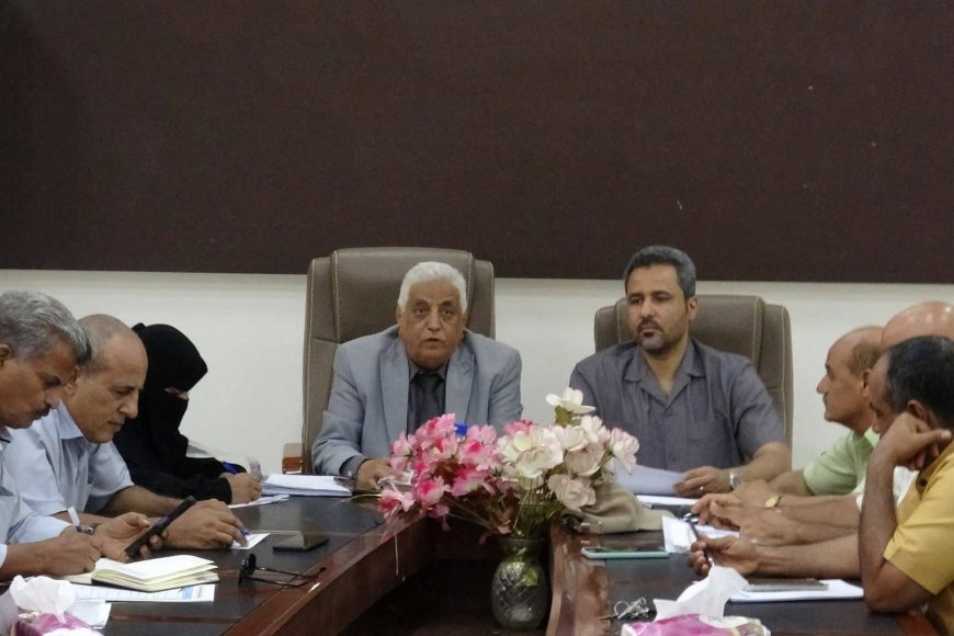 محافظ لحج مراد الحالمي يترأس اجتماع مجلس جامعة لحج ويؤكد دعم السلطة المحلية لتطوير التعليم الجامعي